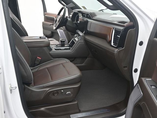 Used 2023 GMC Sierra 1500 Denali w/ Denali Reserve Package AWD/4WD image 16