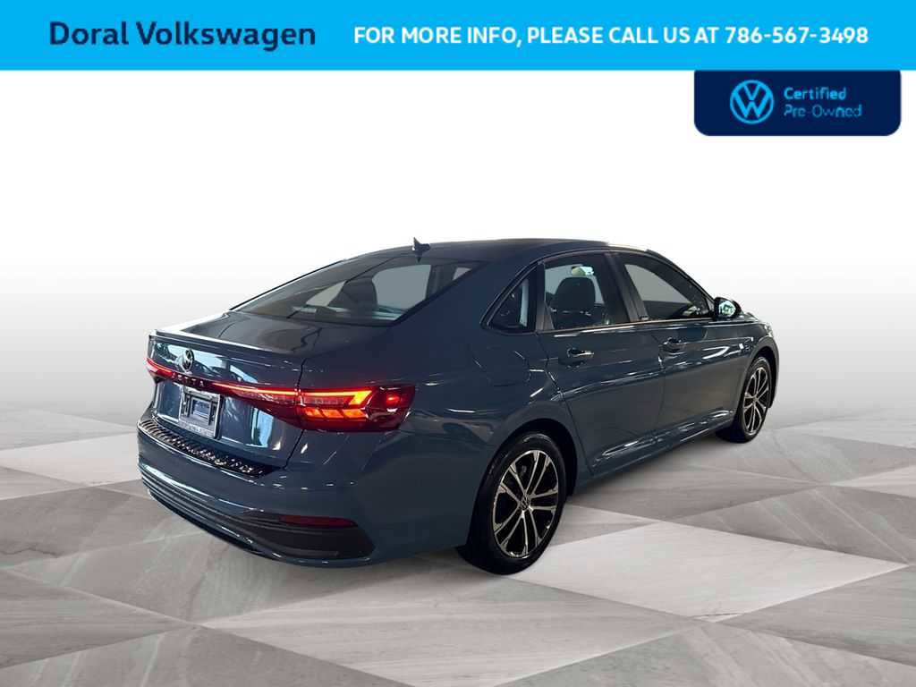 Used 2025 Volkswagen Jetta Sport image 8