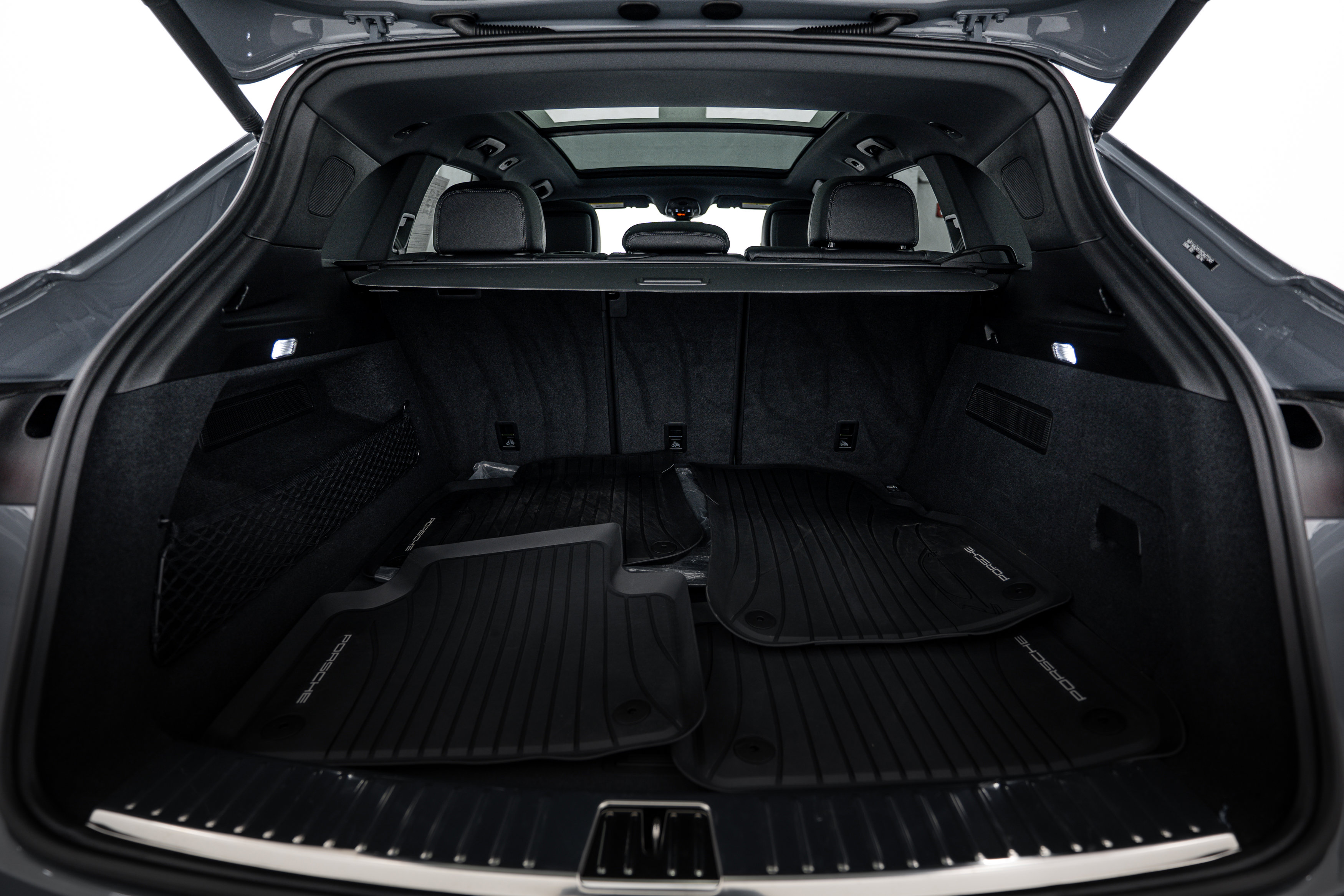 Certified 2025 Porsche Cayenne image 24