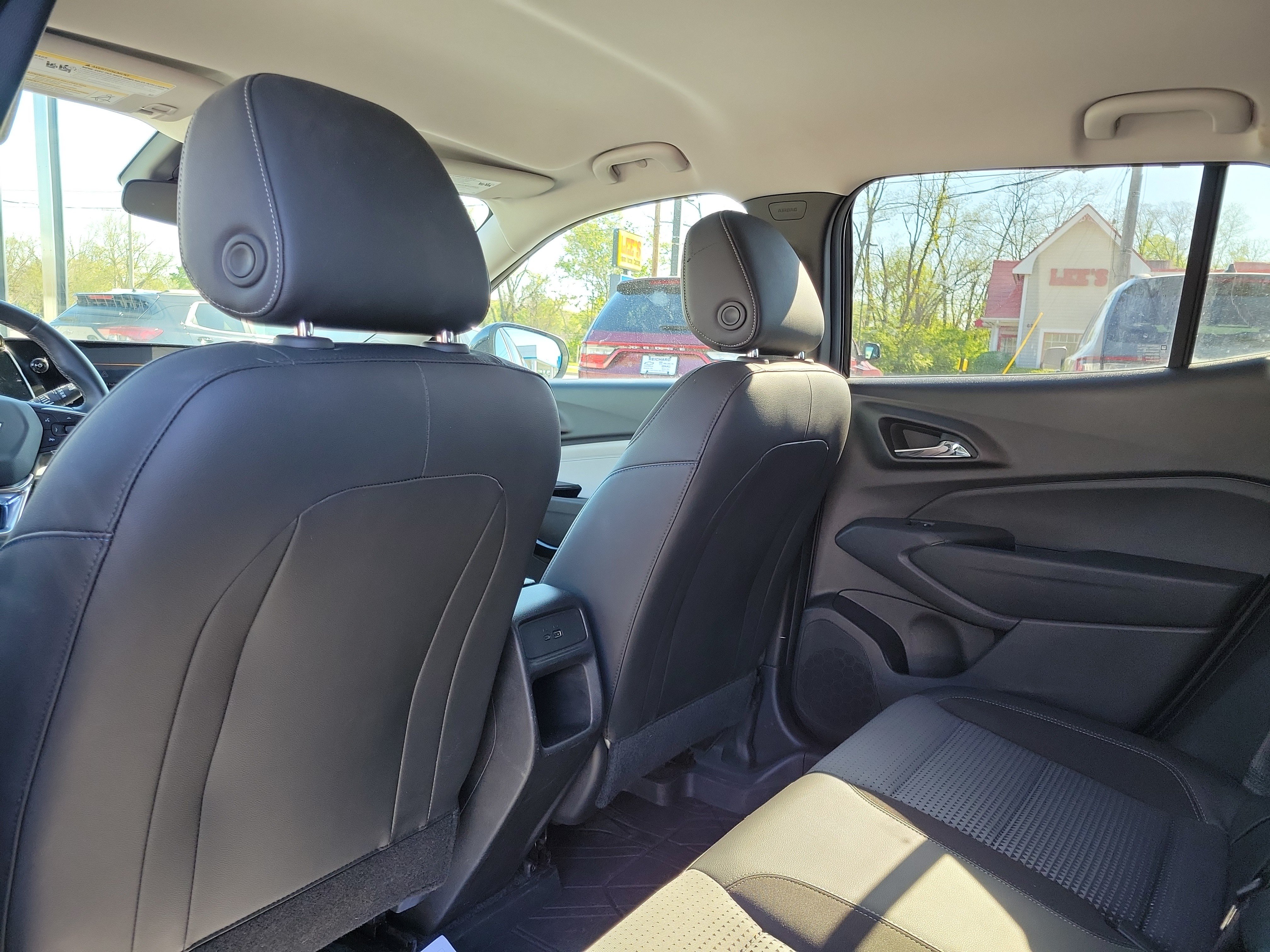 Used 2024 Chevrolet Trax LT w/ LT Convenience Package FWD image 14