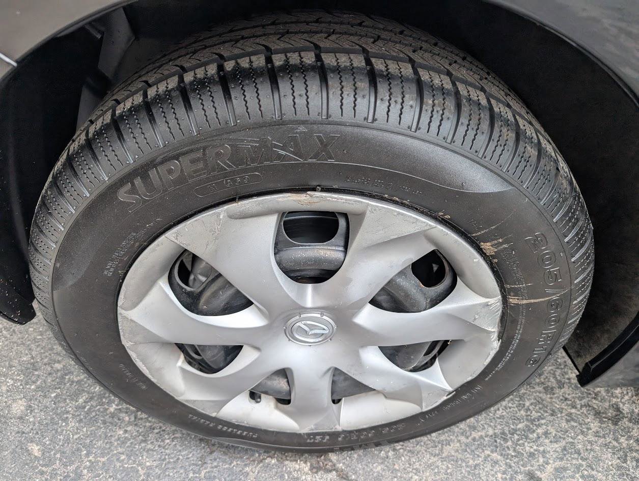 Used 2015 MAZDA MAZDA3 i Sport image 34