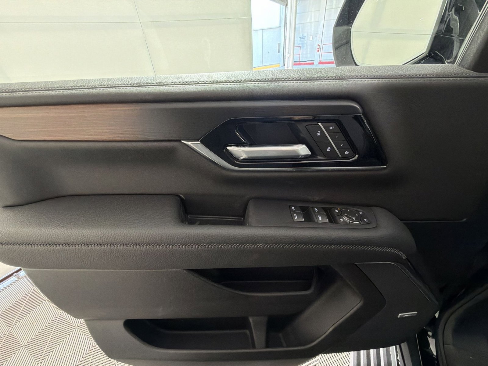 New 2026 GMC Yukon XL Denali w/ Denali Reserve Package image 15