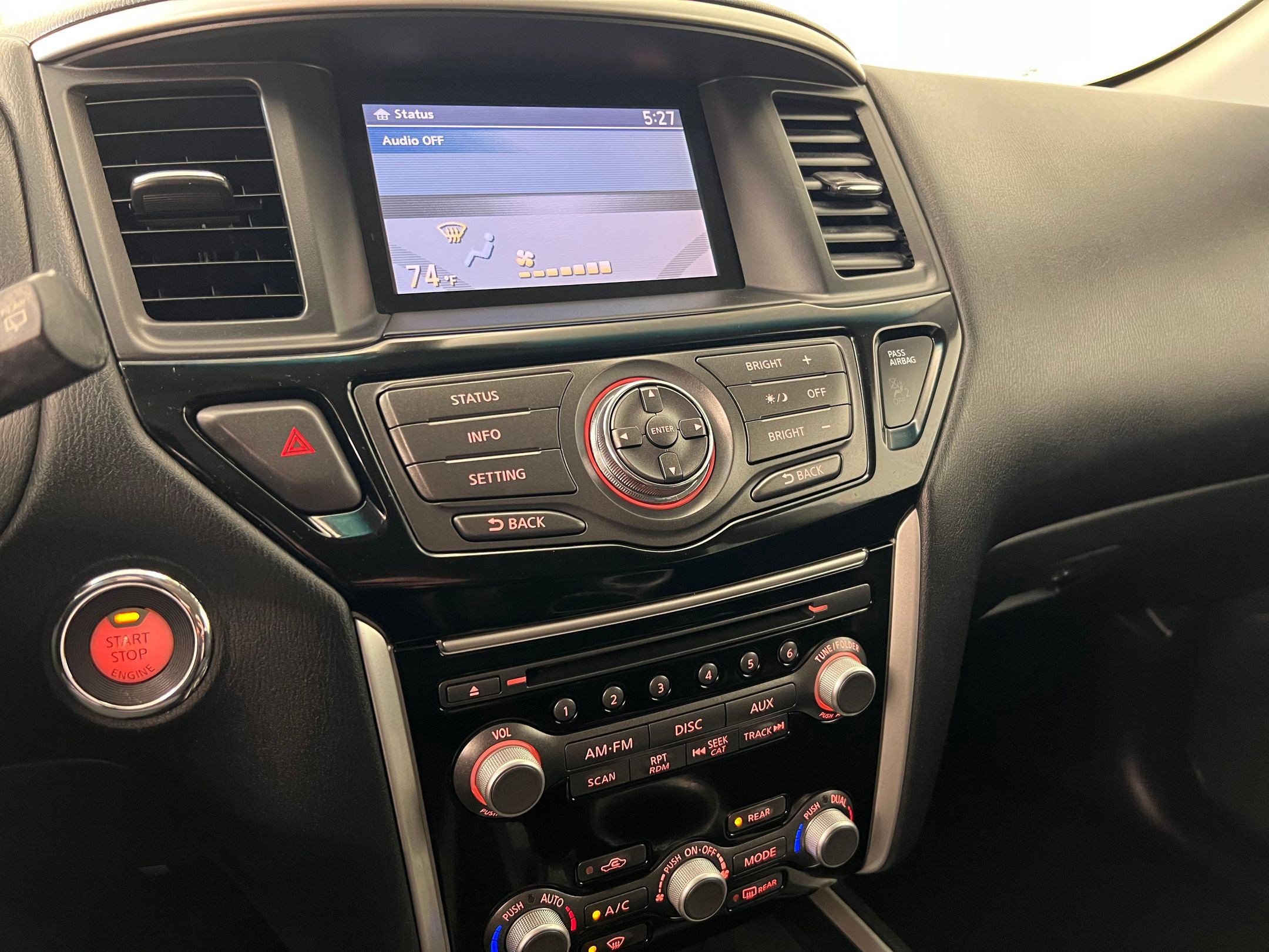 Used 2013 Nissan Pathfinder SV image 28