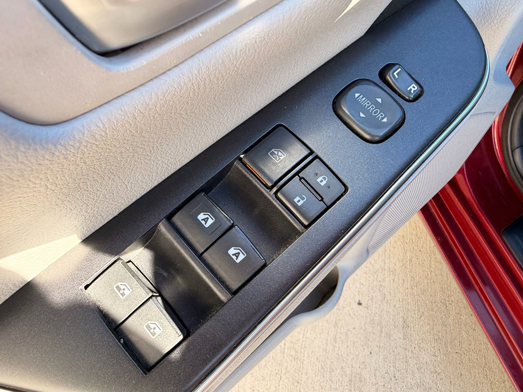 Used 2015 Toyota Camry SE image 10