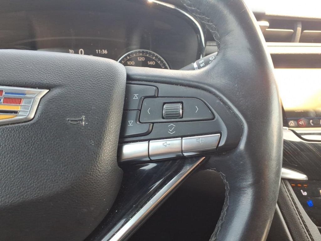 Used 2024 Cadillac XT6 Premium Luxury w/ LPO, Floor Liner Package FWD image 17