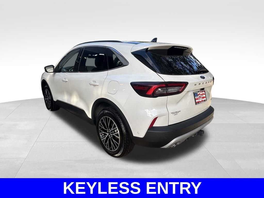 Certified 2024 Ford Escape SE w/ PHEV Premium Package image 7