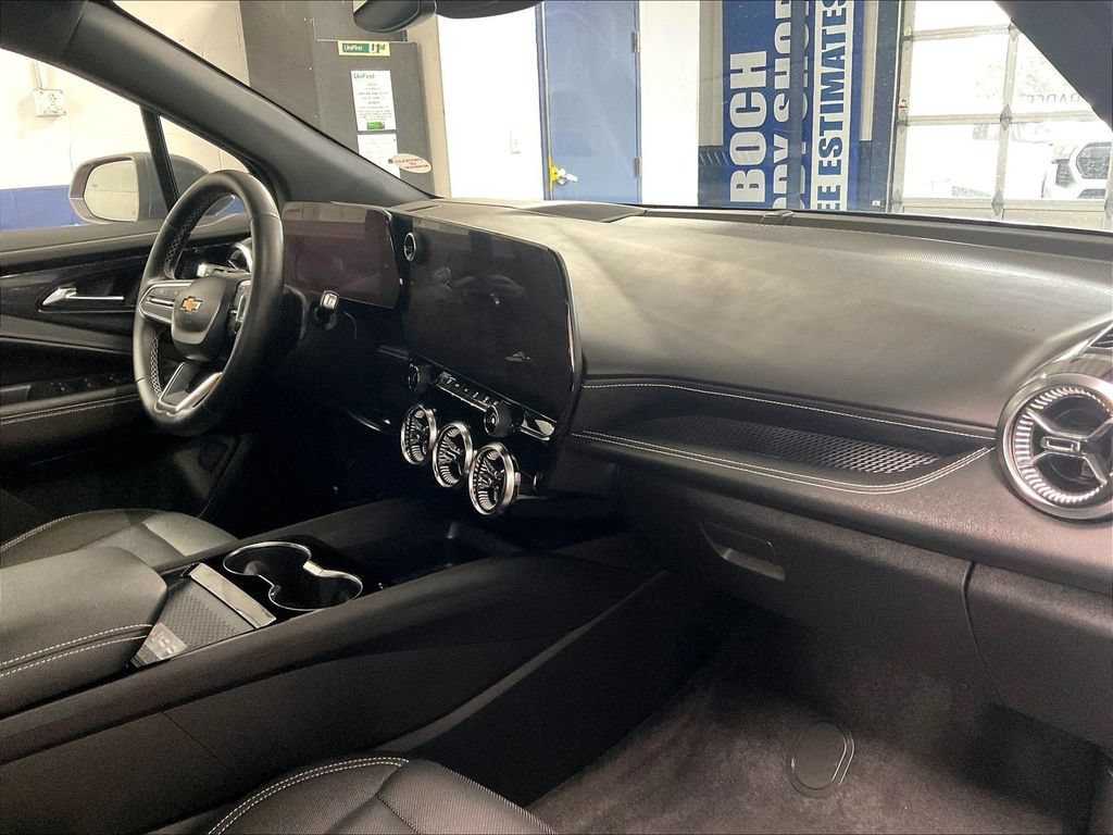 Used 2024 Chevrolet Blazer EV LT AWD/4WD image 14