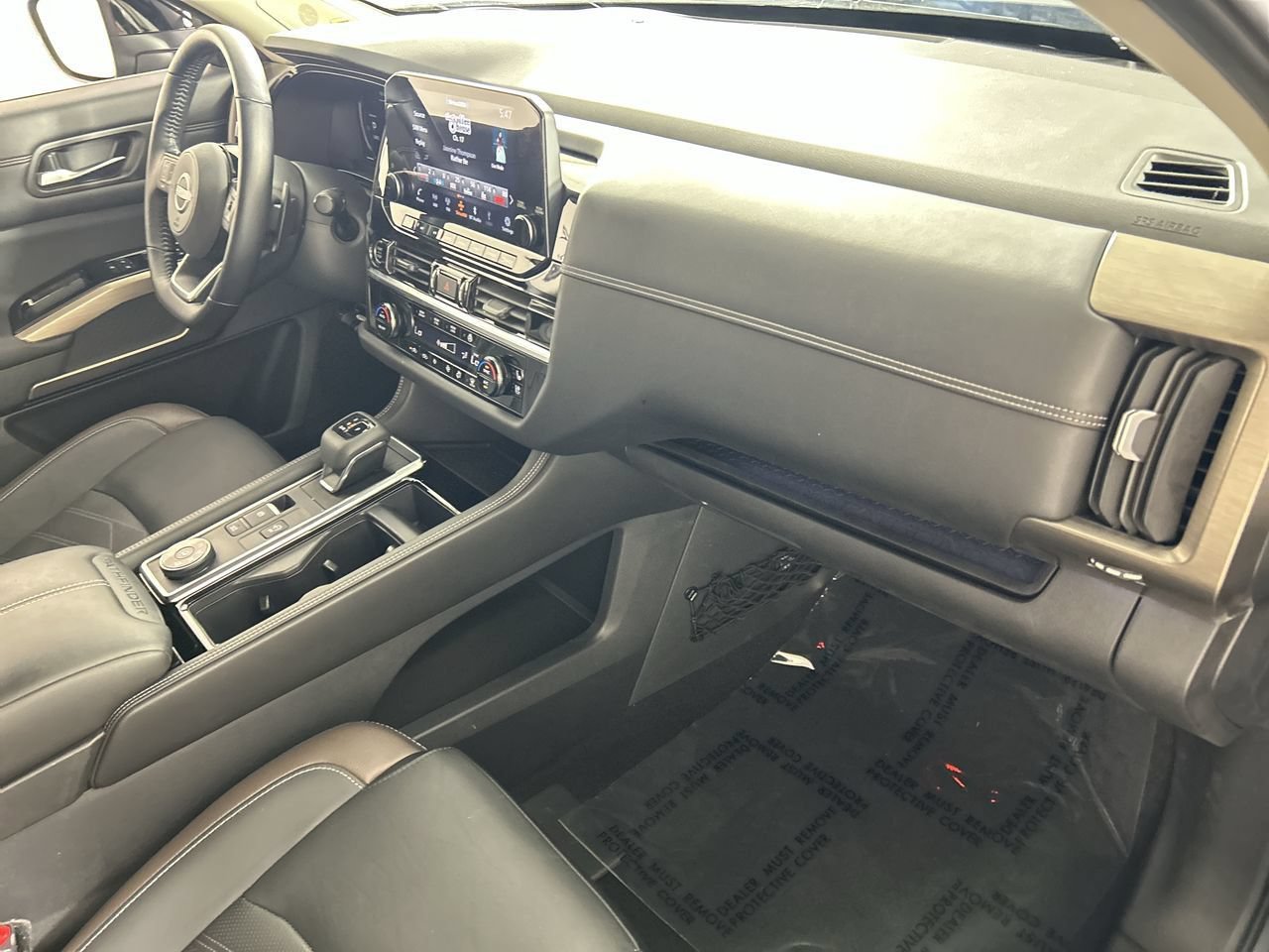 Used 2023 Nissan Pathfinder Platinum w/ Cargo Package AWD/4WD image 27