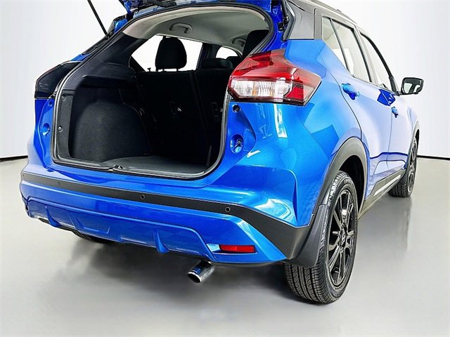 Used 2023 Nissan Kicks SR w/ Exterior Package image 23