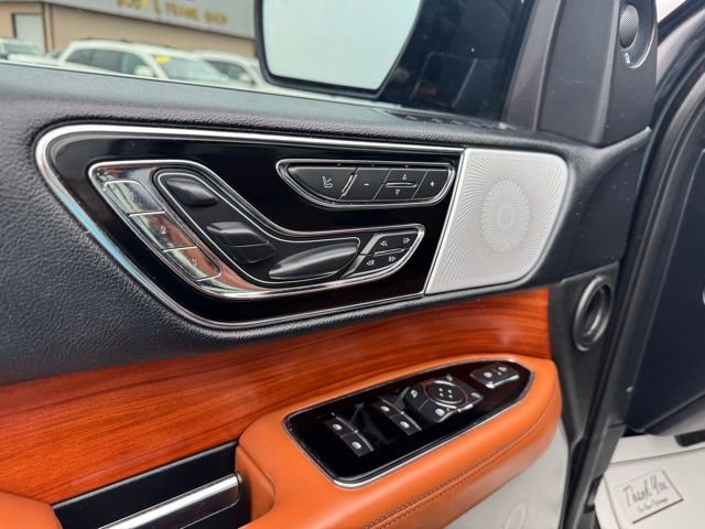 Used 2019 Lincoln Navigator L Reserve w/ Cargo Package AWD/4WD image 24