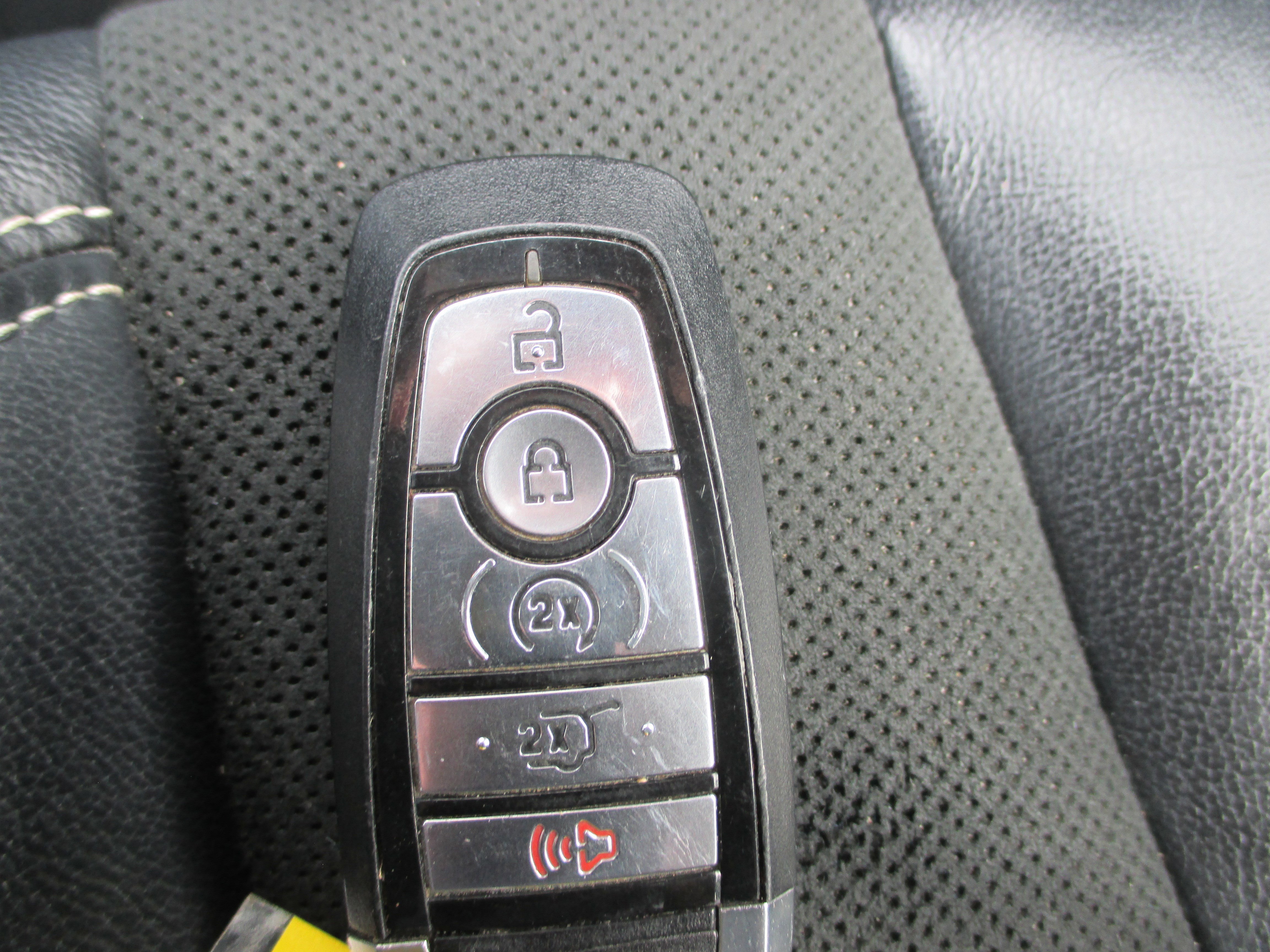 Used 2020 Ford Edge ST image 25