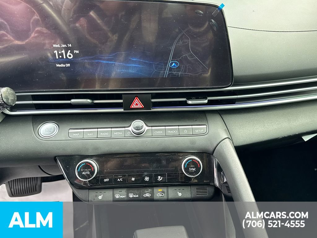 Used 2025 Hyundai Elantra SEL FWD image 32