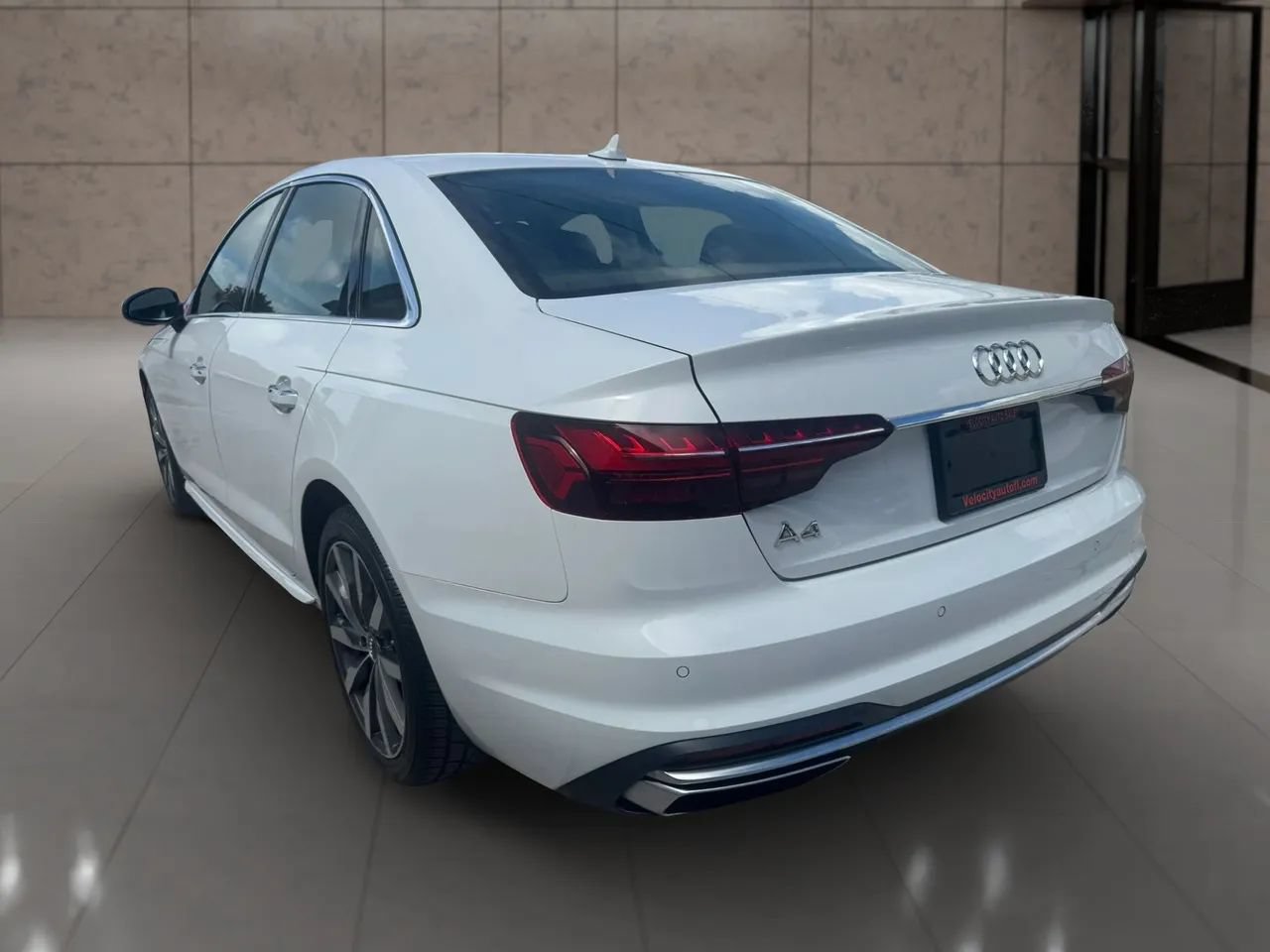 Used 2020 Audi A4 2.0T Premium Plus w/ Premium Plus Package FWD image 5