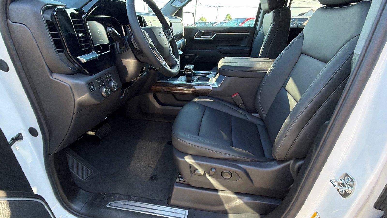 New 2026 Chevrolet Silverado 1500 LT Trail Boss w/ LT Trail Boss Premium Package AWD/4WD image 15