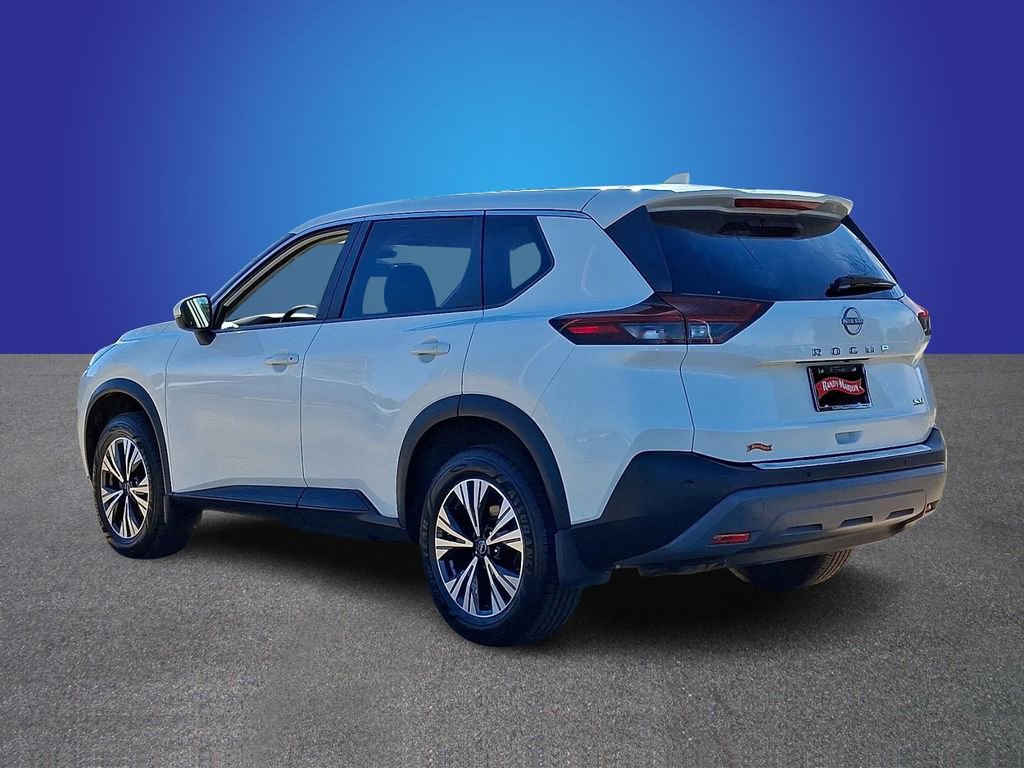 Used 2023 Nissan Rogue SV image 4