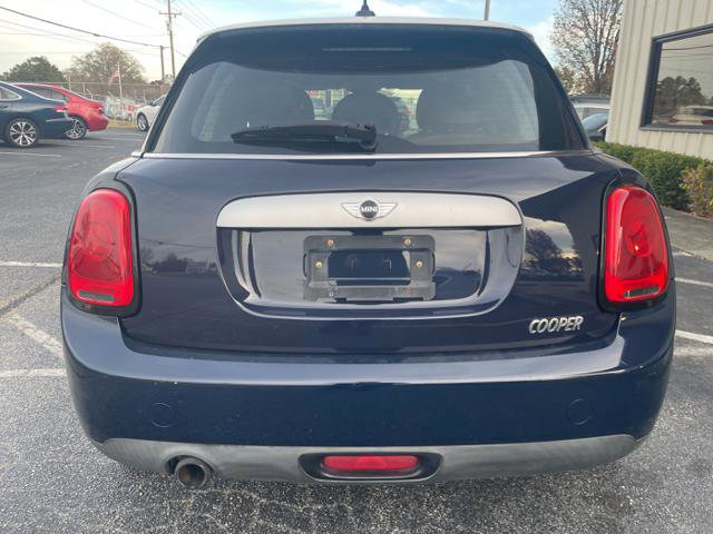 Used 2015 MINI Cooper 4-Door Hardtop image 7
