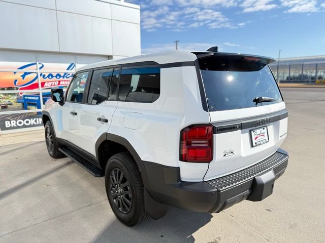 Used 2024 Toyota Land Cruiser image 32
