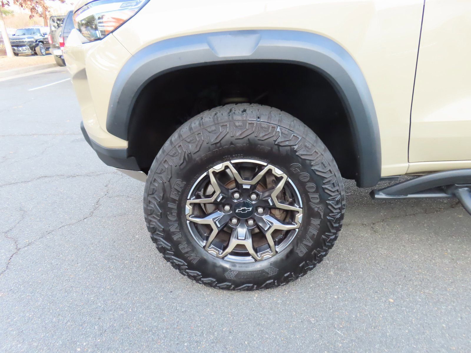 Used 2023 Chevrolet Colorado ZR2 w/ ZR2 Convenience Package III image 13