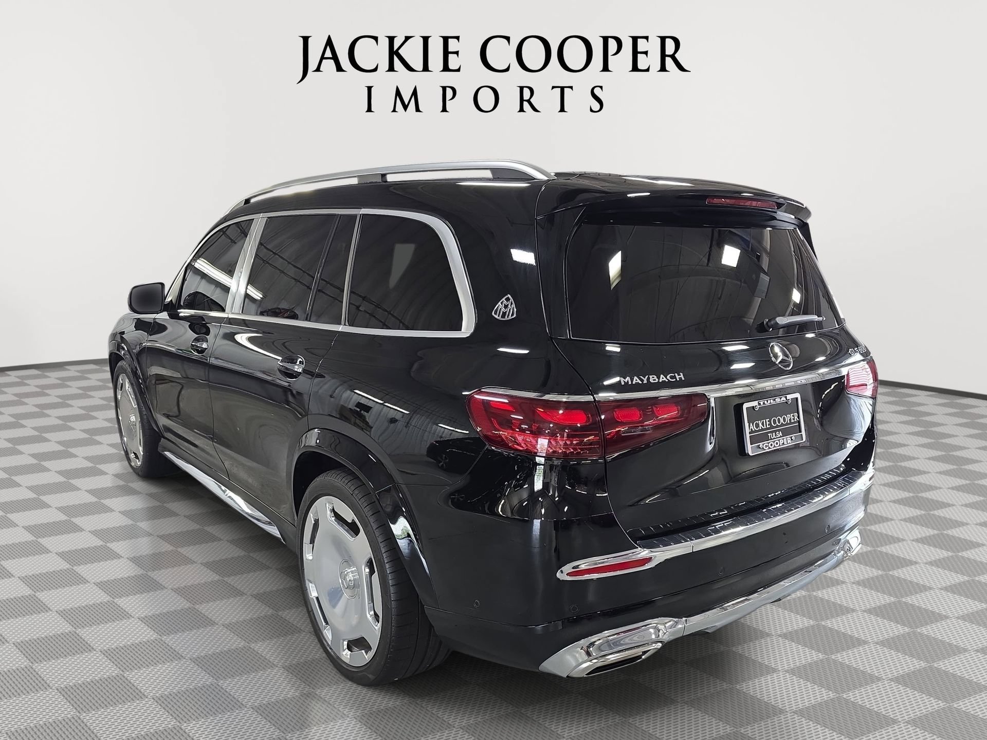 Used 2024 Mercedes-Benz Maybach GLS 600 4MATIC image 7