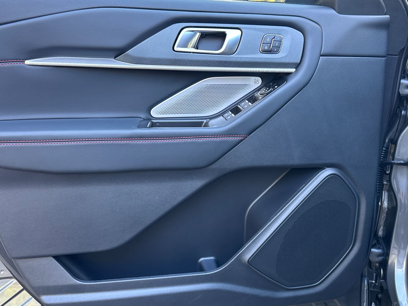 New 2026 Ford Explorer ST image 10