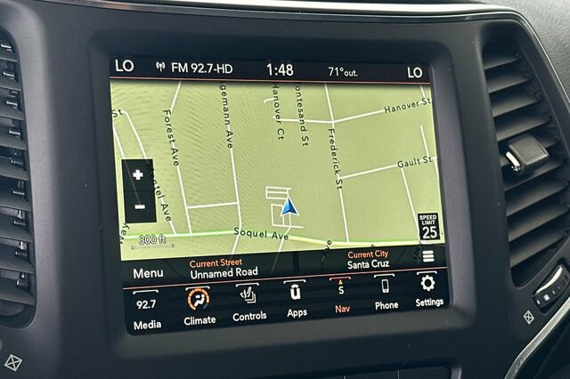 New 2023 Jeep Cherokee Altitude Lux image 19