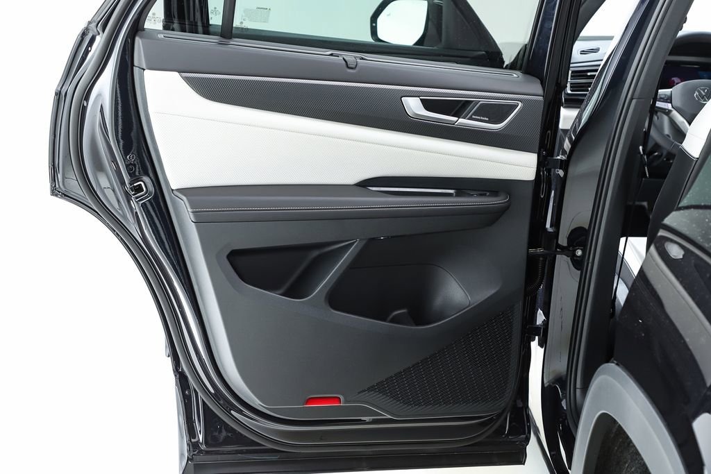 New 2025 Volkswagen Atlas Cross Sport SEL Premium R-Line image 17
