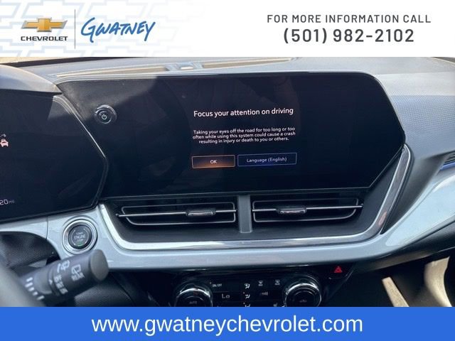 Used 2025 Chevrolet Trax LT w/ LT Convenience Package image 19