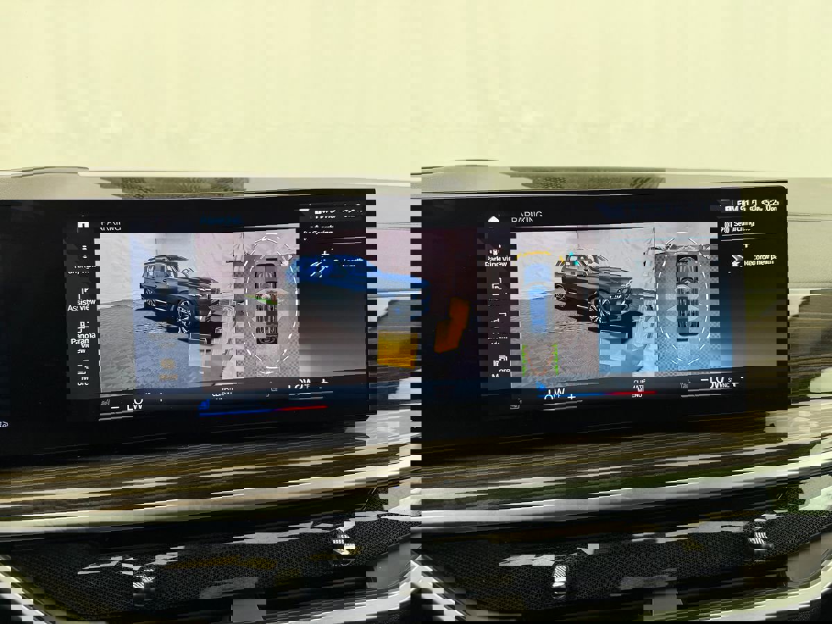 Used 2023 BMW X7 xDrive40i w/ Premium Package image 45