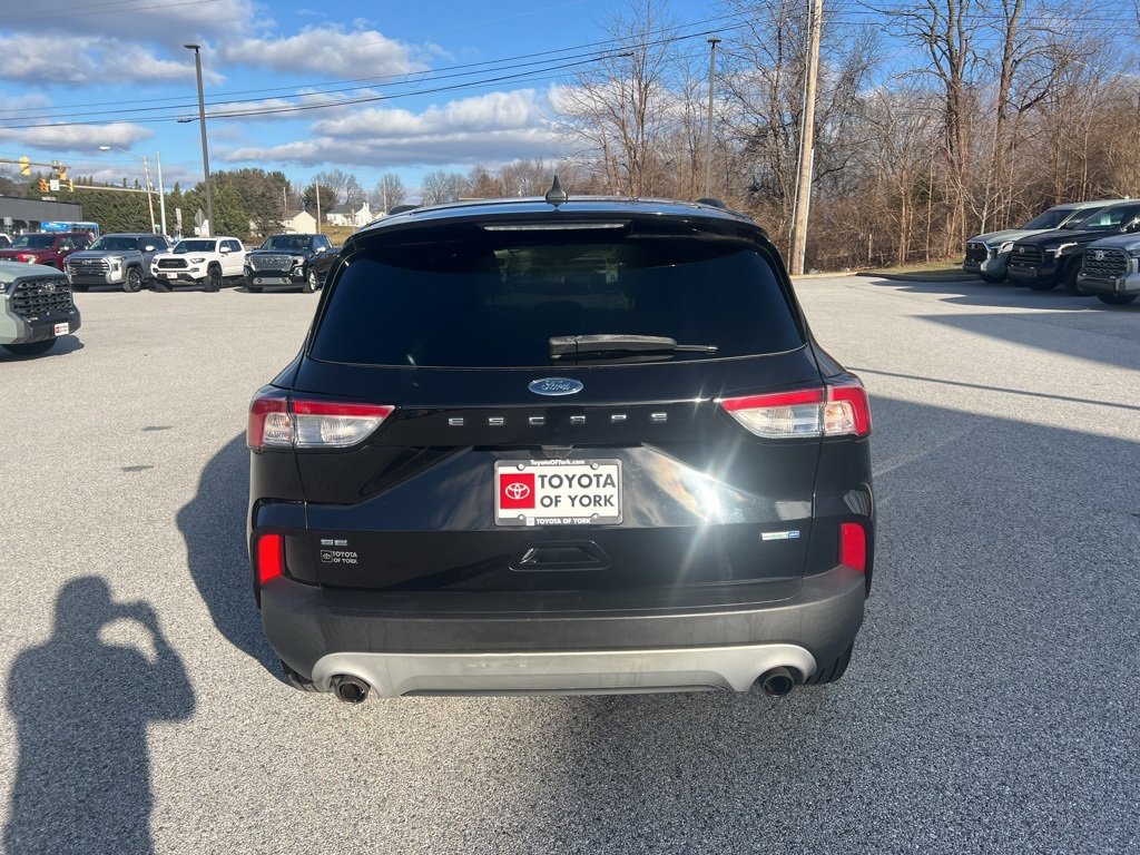 Used 2020 Ford Escape SE image 4