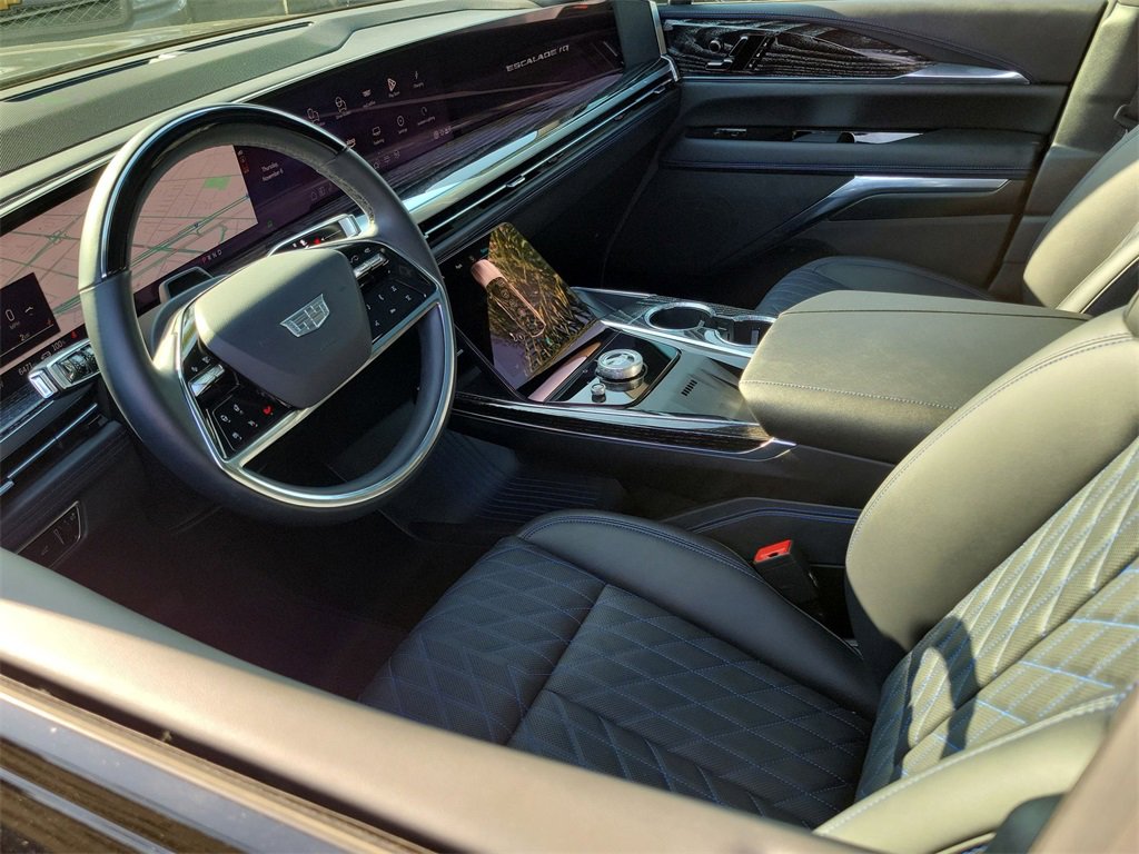 Used 2025 Cadillac Escalade IQ Sport 1 w/ LPO, ONYX Package image 10