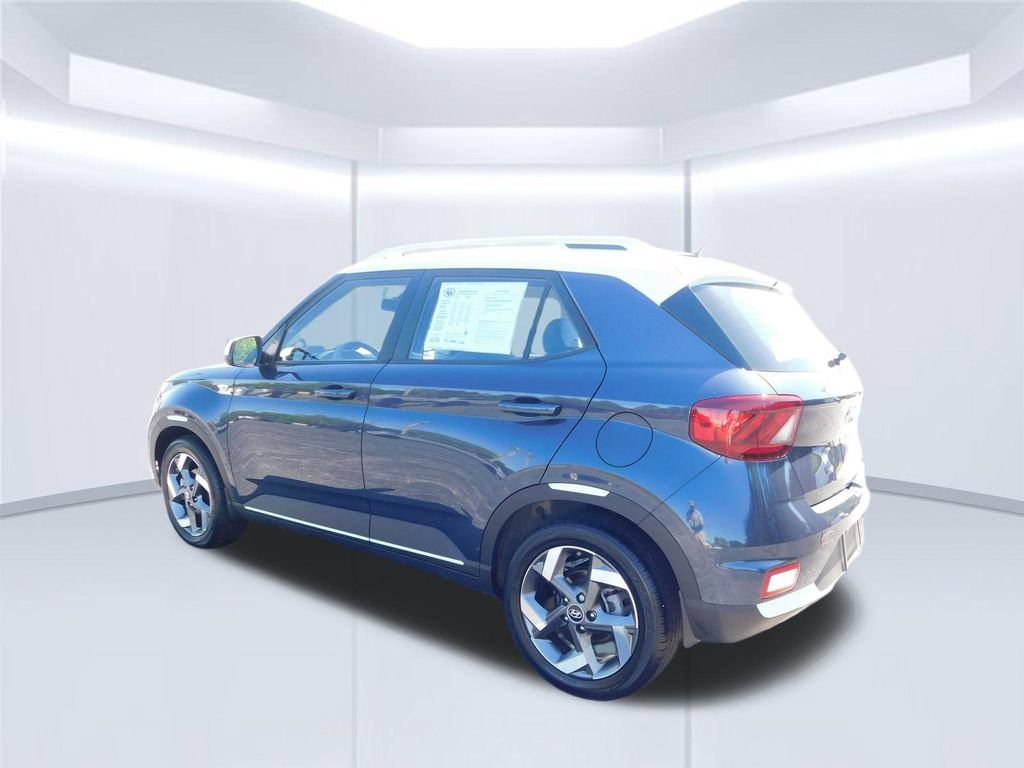 Used 2025 Hyundai Venue Limited FWD image 5