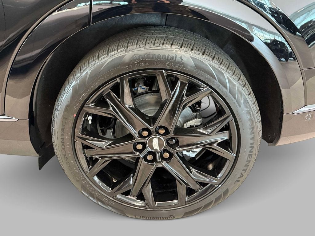 New 2025 Cadillac Optiq Sport 2 w/ LPO, ONYX Package AWD/4WD image 12