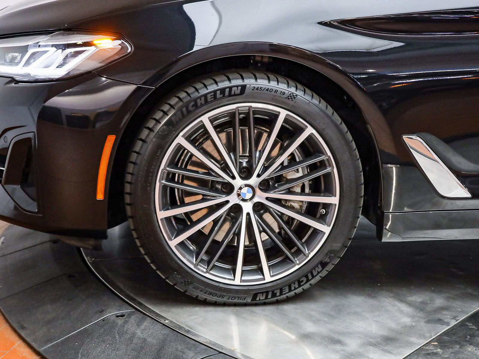 Certified 2023 BMW 540i 540i w/ Premium Package image 9