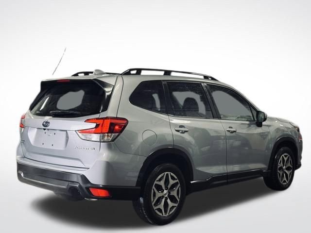 Used 2023 Subaru Forester Premium AWD/4WD image 6