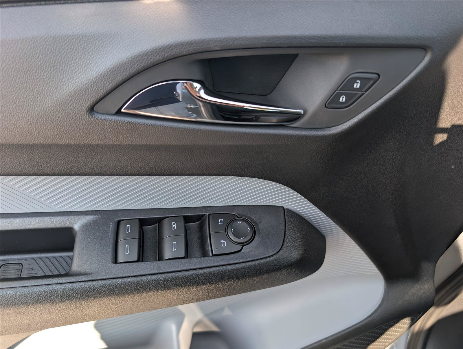 New 2027 Chevrolet Bolt LT FWD image 14