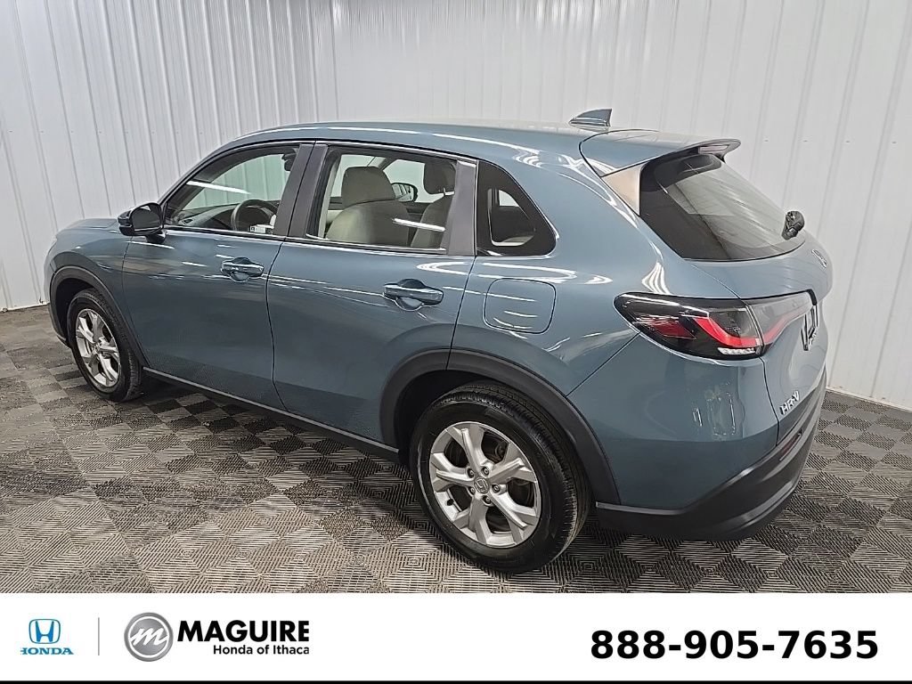 Used 2023 Honda HR-V LX image 9
