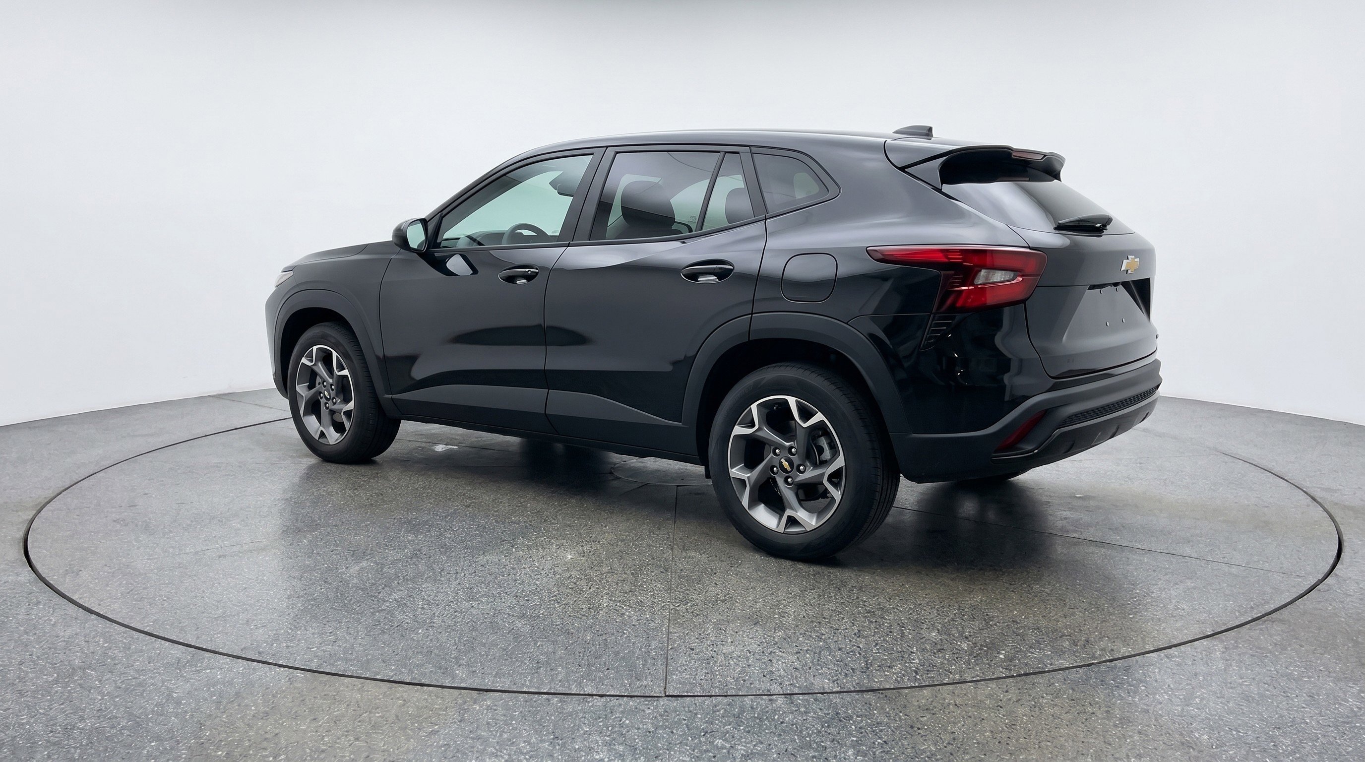 Used 2025 Chevrolet Trax LT FWD image 6