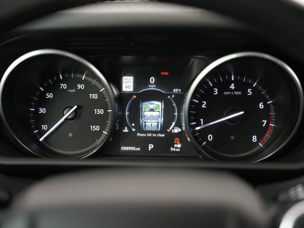 Used 2017 Land Rover Discovery HSE AWD/4WD image 16