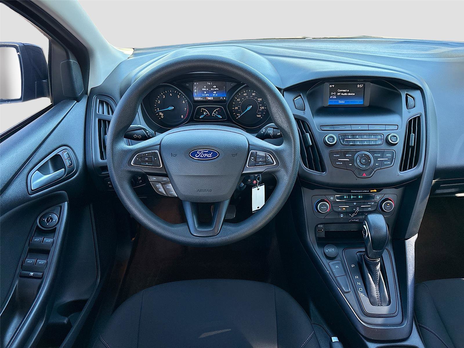 Used 2018 Ford Focus SE w/ SE Appearance Package image 23