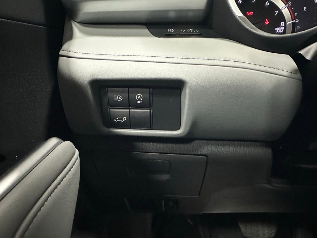 Used 2025 Toyota Highlander XLE image 17