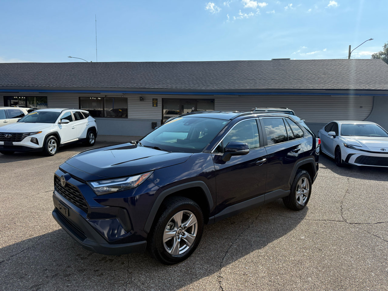 Used 2022 Toyota RAV4 XLE image 3