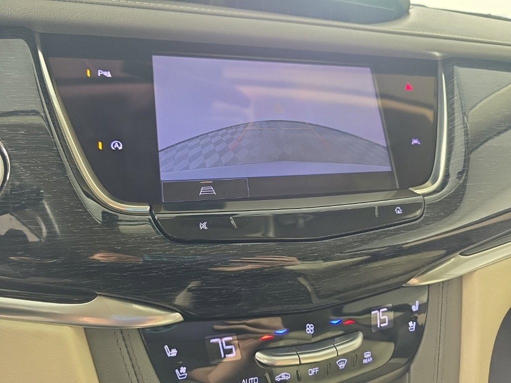 Used 2022 Cadillac XT6 Premium Luxury image 19