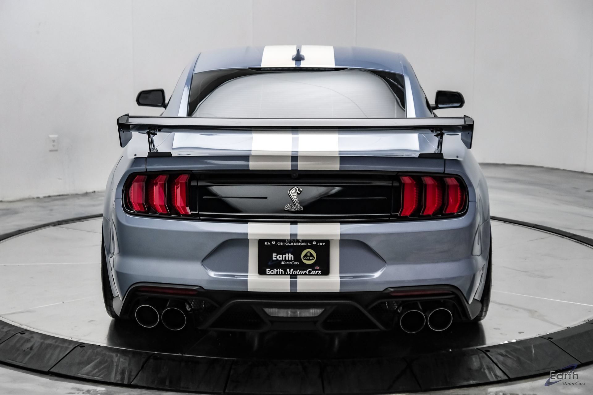 Used 2022 Ford Mustang Shelby GT500 w/ Carbon Fiber Track Pack RWD image 16