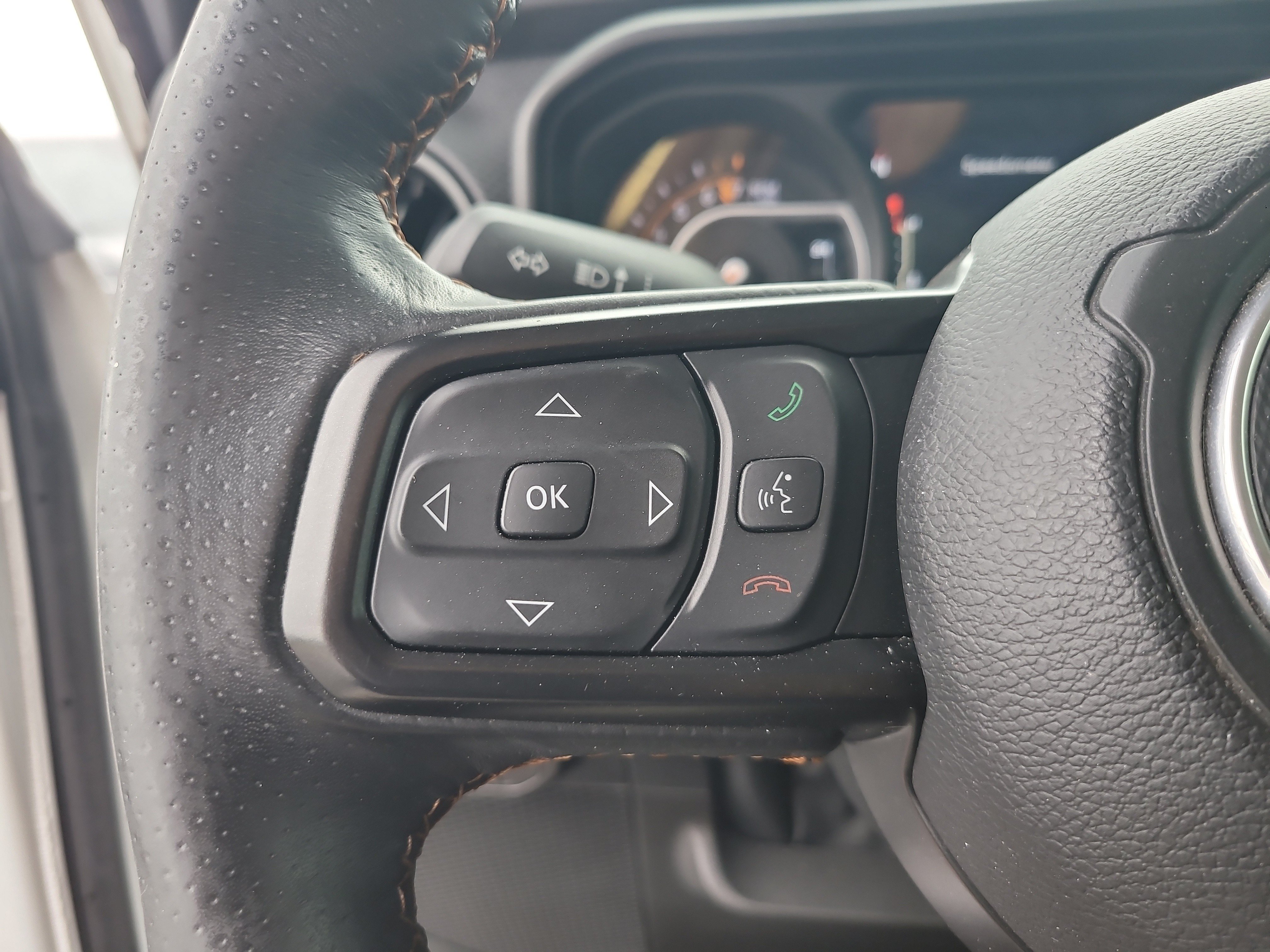 Used 2024 Jeep Gladiator Mojave AWD/4WD image 28