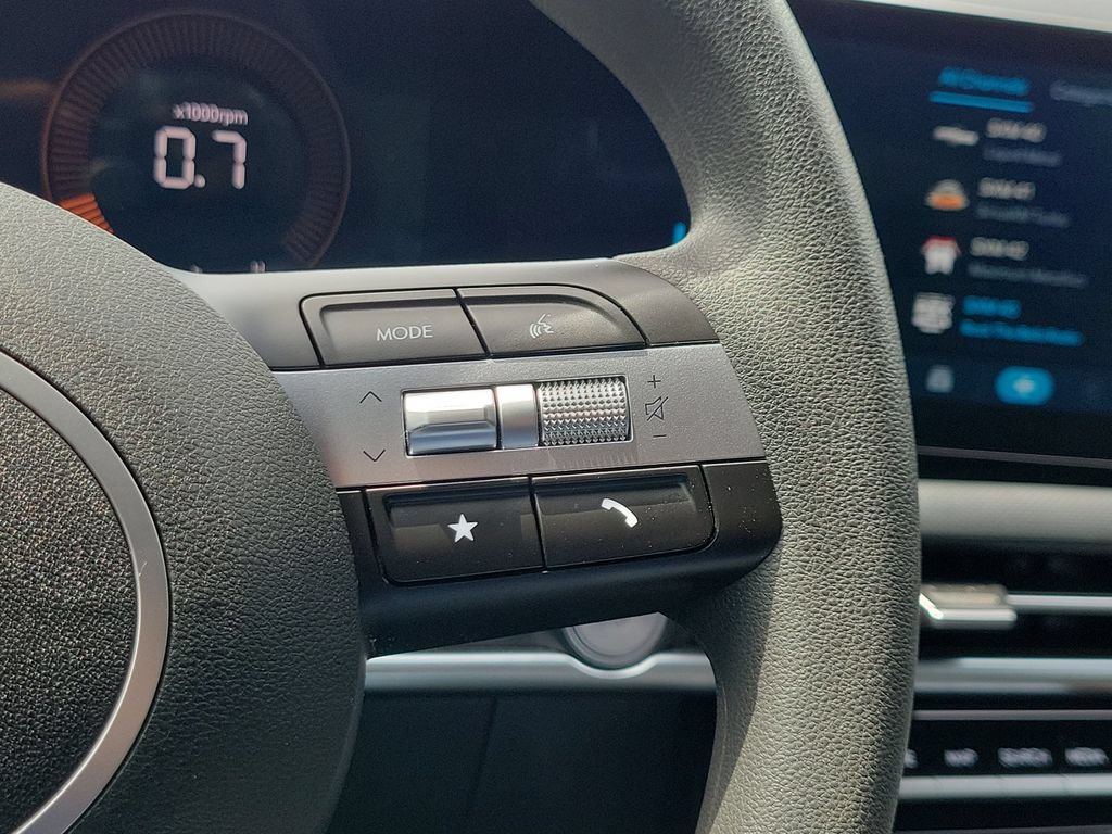Used 2026 Hyundai Santa Cruz SEL FWD image 19