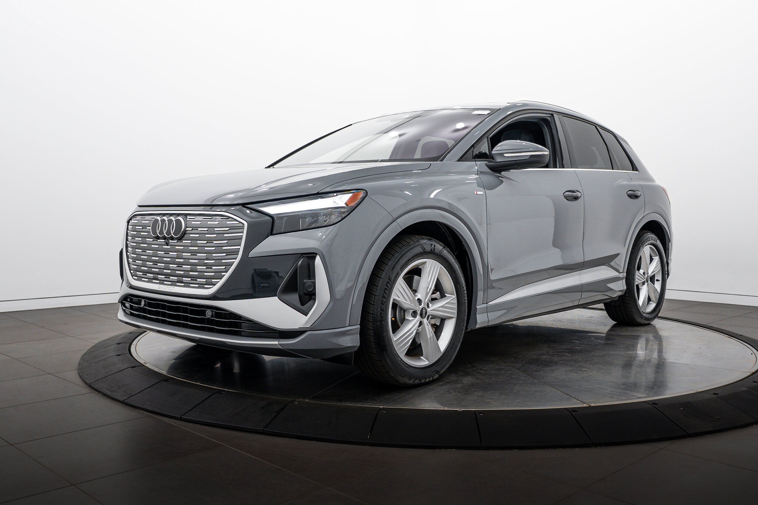 Certified 2025 Audi Q4 e-tron Premium w/ Convenience Package AWD/4WD image 7