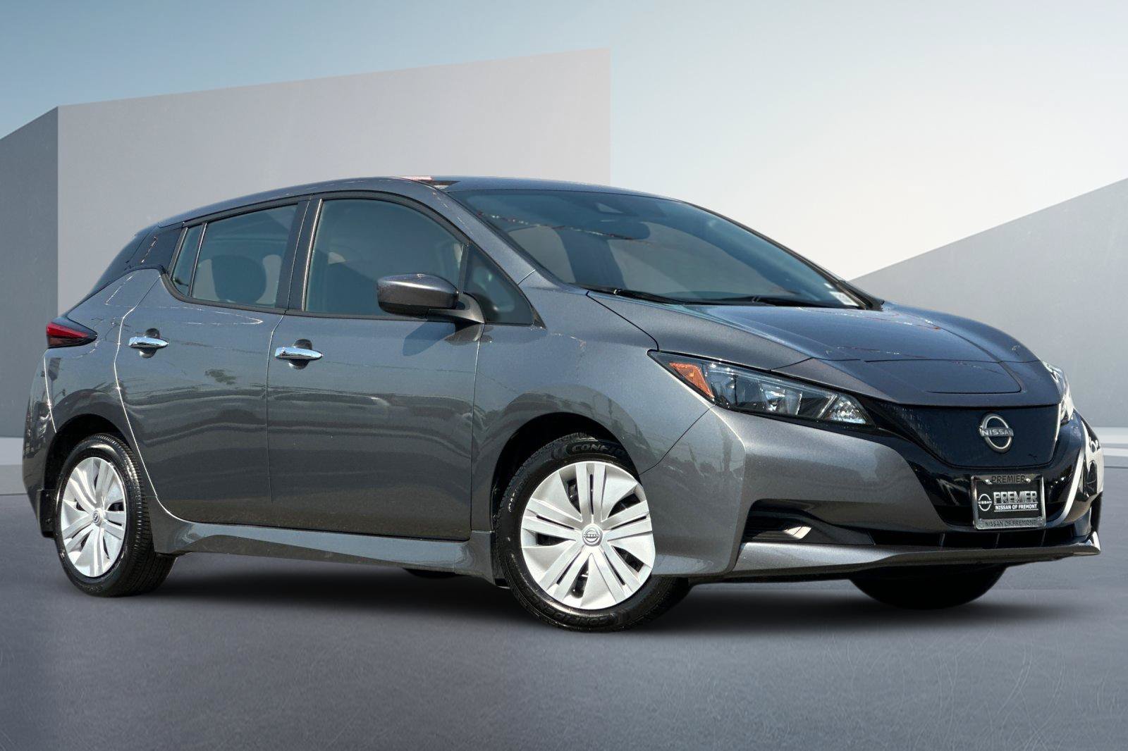 Certified 2025 Nissan Leaf S FWD image 2