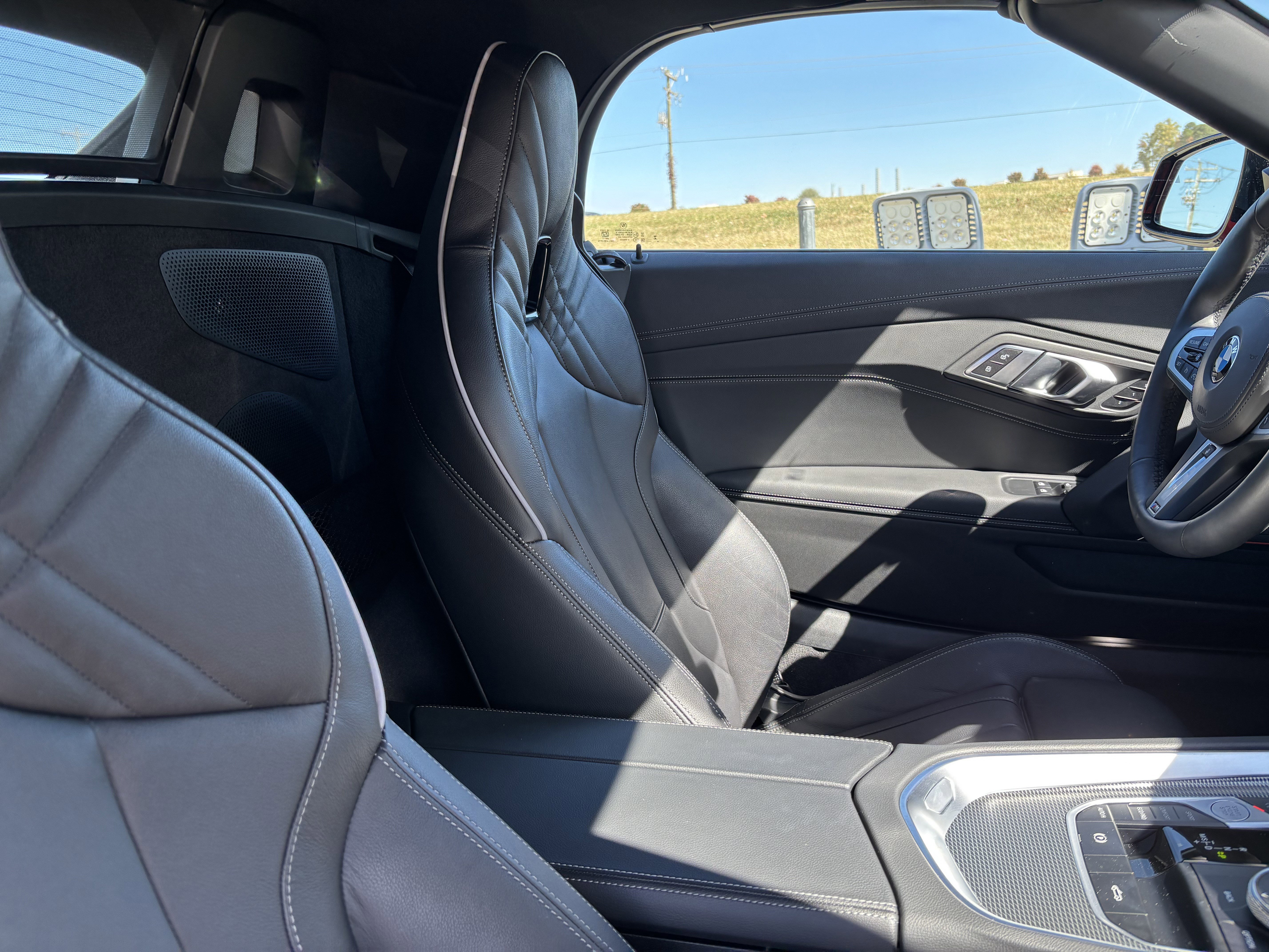 Certified 2025 BMW Z4 M40i w/ Premium Package image 35