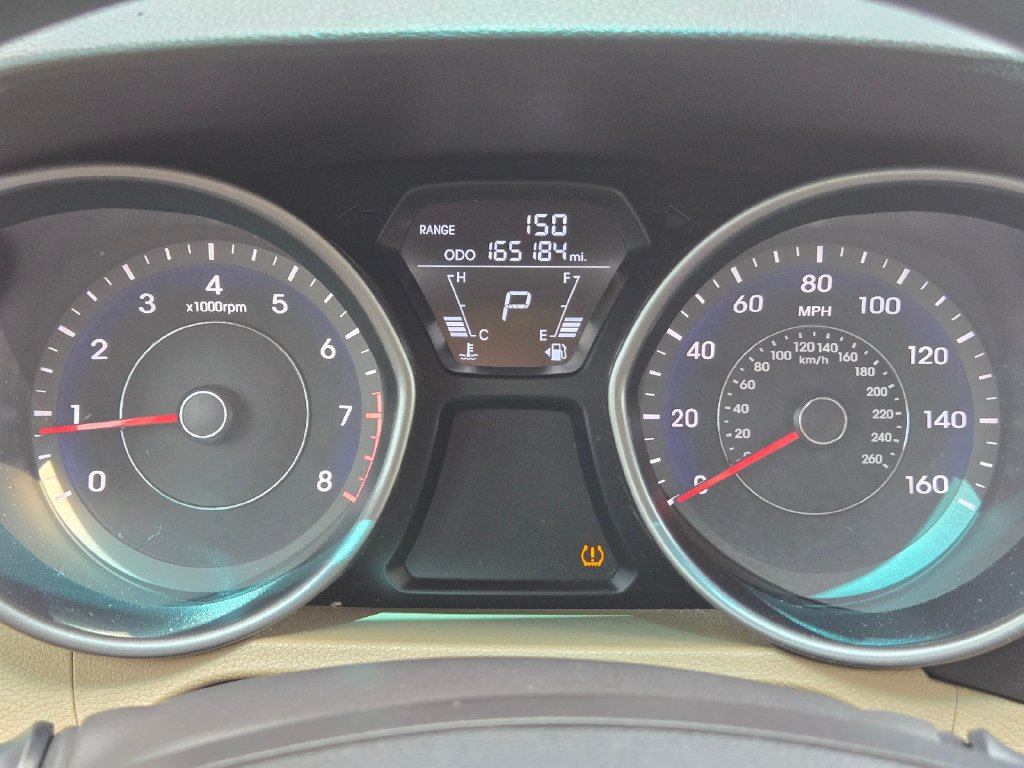 Used 2013 Hyundai Elantra GLS FWD image 16