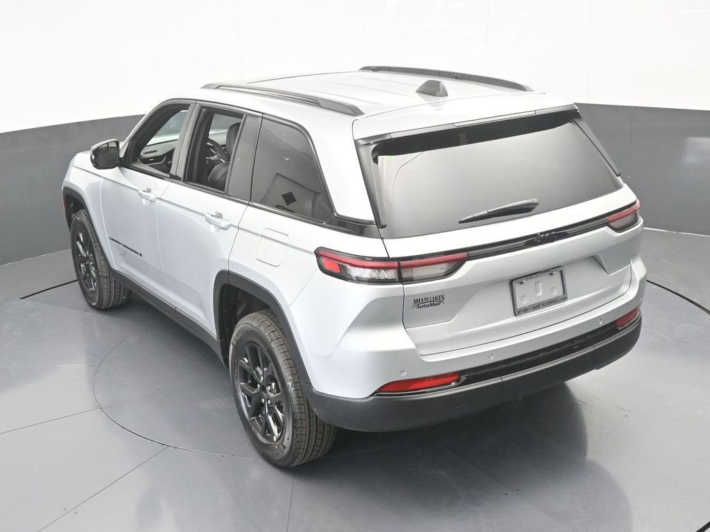 New 2025 Jeep Grand Cherokee Altitude image 43